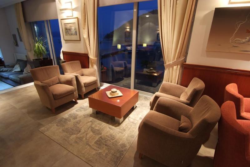 Minoa Hotel トロン エクステリア 写真